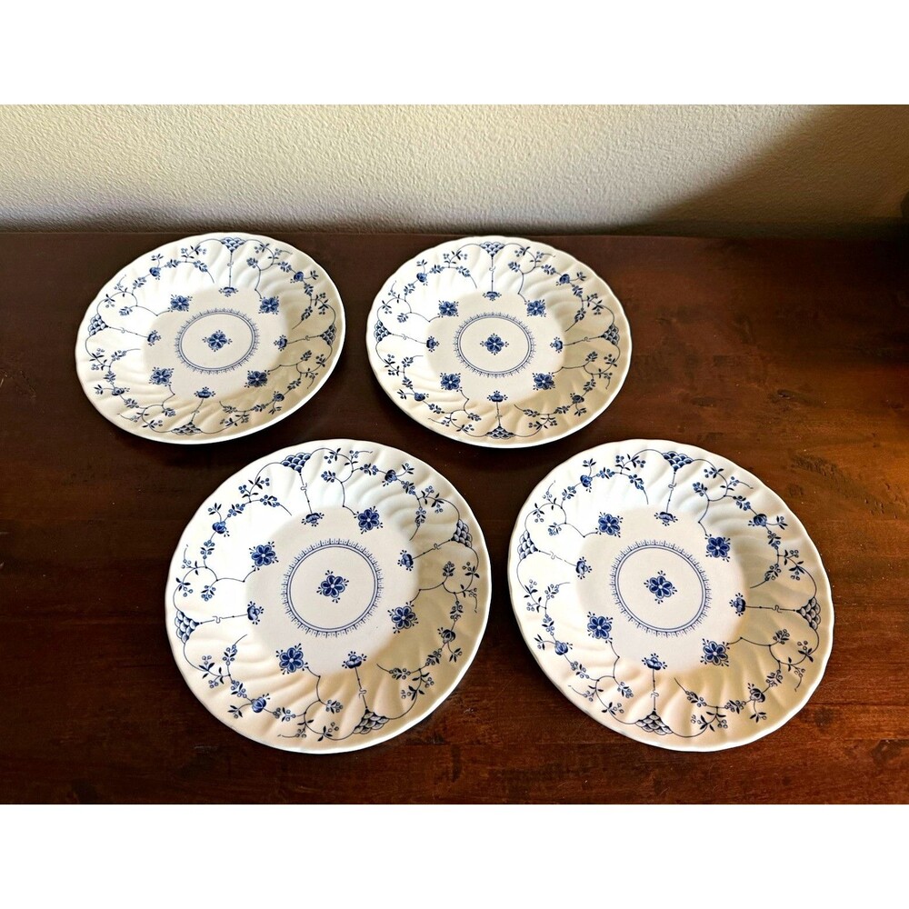 Finland is Churchill Blue & White Floral 8” Salad Plates Set of 4 England EUC